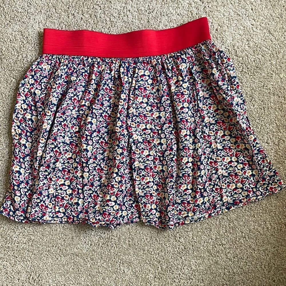 Forever 21 Elastic Waistband Floral Flowey Mini Skirt